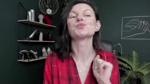 Vivian online show from 24, 2, 2026