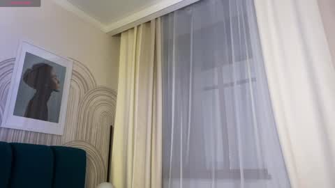 Vivian Evans online show from 28, 3, 2026