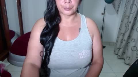 Snapshot of vivian_milf_paint chatting on 21, 2, 2026 vivian_milf_paint online show from 21, 2, 2026