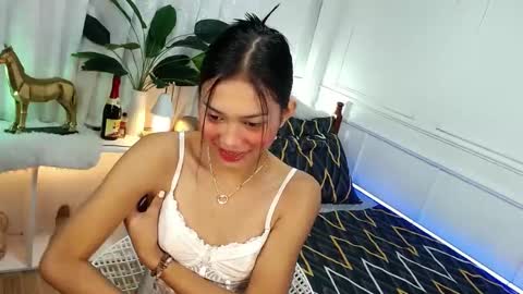 Snapshot of vivian_roberts chatting on 5, 3, 2025 Vivian online show from 5, 3, 2025