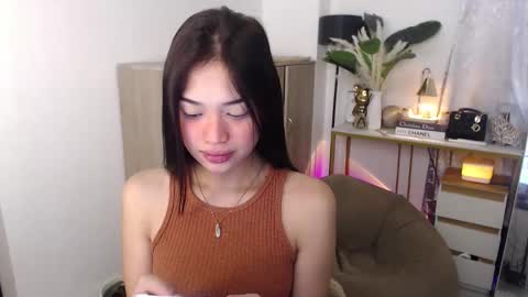 Snapshot of vivian_roberts chatting on 24, 9, 2025 Vivian online show from 24, 9, 2025