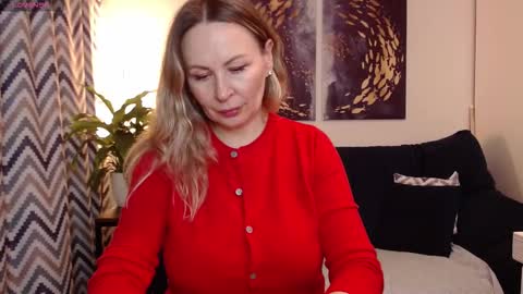 Vivian online show from 6, 11, 2025