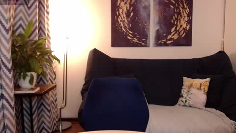 Vivian online show from 23, 11, 2025