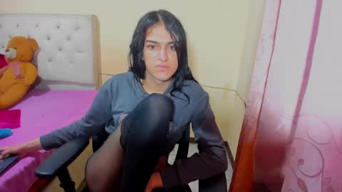 instagram Viviana73215 online show from 23, 12, 2024