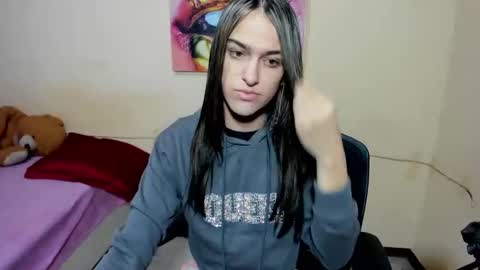 instagram Viviana73215 online show from 5, 3, 2025