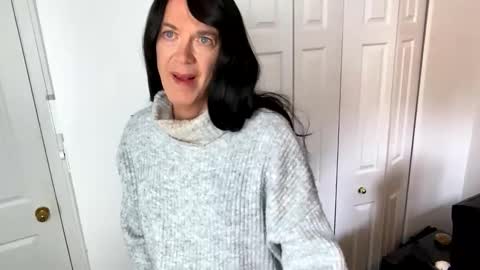 Vivlove online show from 2, 2, 2025