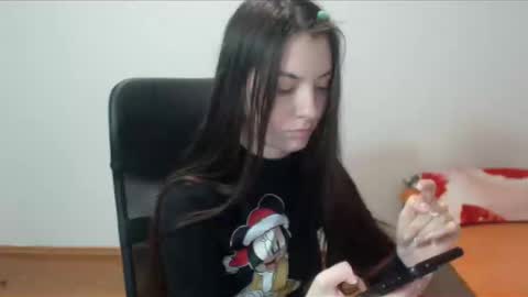 Snapshot of vivianngray chatting on 14, 12, 2024 Vivian Gray online show from 14, 12, 2024
