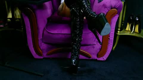 Vivian Reeve online show from 6, 4, 2026