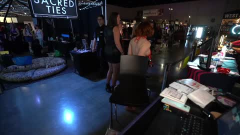 Snapshot of vivid_whit chatting on 8, 11, 2025 Whitney online show from 8, 11, 2025