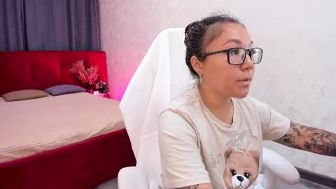 Snapshot of vivien_montclair chatting on 28, 6, 2026 Vivien online show from 28, 6, 2026