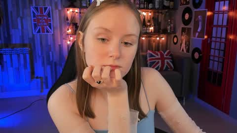 Snapshot of vivienleeigh chatting on 12, 12, 2024 Vivien online show from 12, 12, 2024