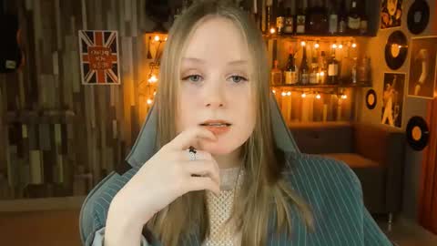 Snapshot of vivienleeigh chatting on 20, 2, 2025 Vivien online show from 20, 2, 2025