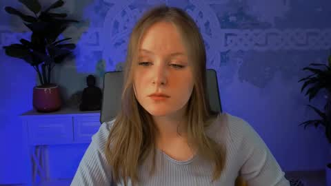 Snapshot of vivienleeigh chatting on 1, 3, 2025 Vivien online show from 1, 3, 2025