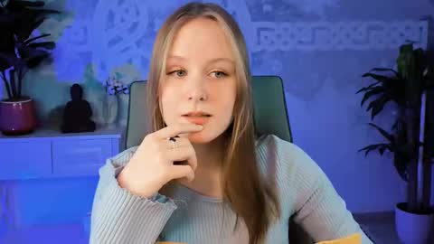 Snapshot of vivienleeigh chatting on 1, 3, 2025 Vivien online show from 1, 3, 2025