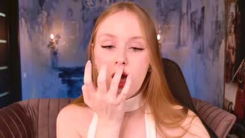 Snapshot of vivienleeigh chatting on 12, 11, 2025 Vivien online show from 12, 11, 2025