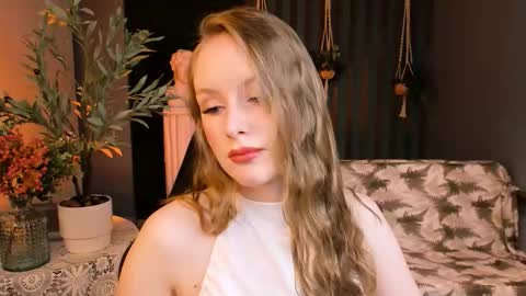 Snapshot of vivienleeigh chatting on 27, 11, 2025 Vivien online show from 27, 11, 2025