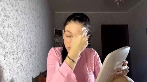 Snapshot of viviennebuiles chatting on 6, 10, 2025 Alexa online show from 6, 10, 2025