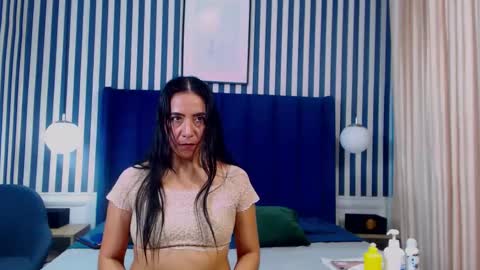 Vivian  online show from 20, 9, 2025