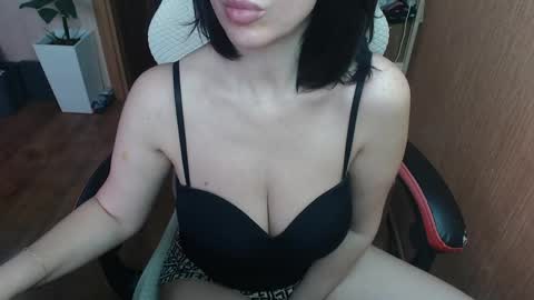Snapshot of vivo244 chatting on 18, 4, 2026 Eva online show from 18, 4, 2026
