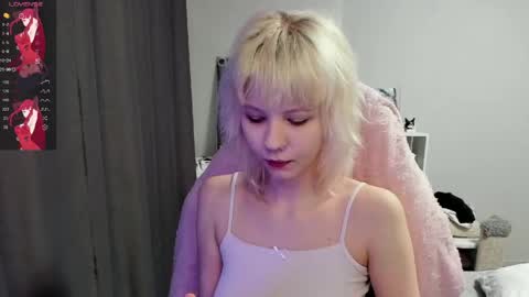 Snapshot of vivy_ chatting on 26, 4, 2026 chatur babes online show from 26, 4, 2026