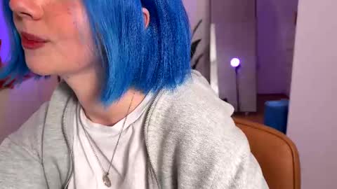 Polly  Online mostly at 9pm-2am UK Time online show from 9, 2, 2025