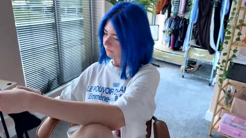 Polly  Online mostly at 9pm-2am UK Time online show from 18, 9, 2025