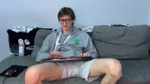 Snapshot of vlad_ggvldd chatting on 12, 7, 2026 Vlad Dinovich online show from 12, 7, 2026