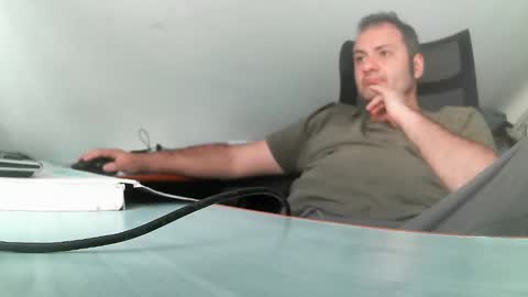 Snapshot of vladuhuh chatting on 11, 3, 2025 vladuhuh online show from 11, 3, 2025
