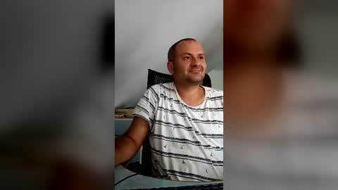 Snapshot of vladuhuh chatting on 1, 8, 2026 vladuhuh online show from 1, 8, 2026