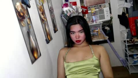 Snapshot of voganmarie chatting on 9, 7, 2026 voganmarie online show from 9, 7, 2026