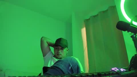 Snapshot of volt_boy57 chatting on 4, 11, 2025 volt_boy57 online show from 4, 11, 2025