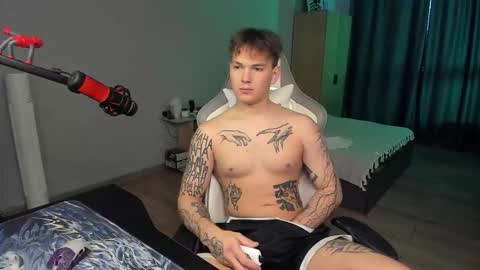 Snapshot of vova_belkin_ chatting on 4, 12, 2025 vova online show from 4, 12, 2025