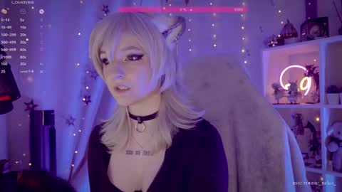 vronnier online show from 11, 10, 2025