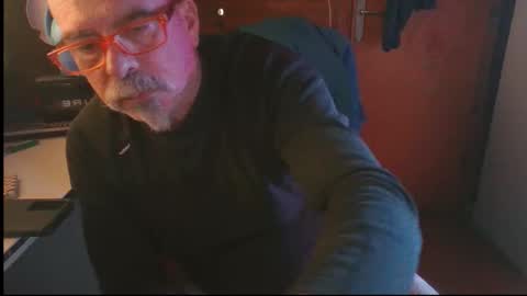 Snapshot of vuda77 chatting on 2, 11, 2025 oscar online show from 2, 11, 2025