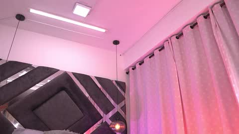 Snapshot of vvioleta_ chatting on 11, 10, 2025 Violeta online show from 11, 10, 2025