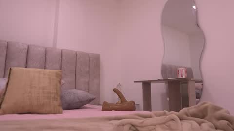 Snapshot of vvioleta_ chatting on 11, 11, 2025 Violeta online show from 11, 11, 2025