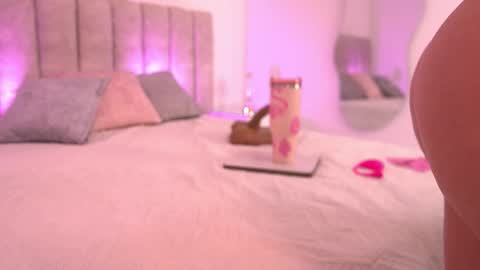 Snapshot of vvioleta_ chatting on 14, 11, 2025 Violeta online show from 14, 11, 2025