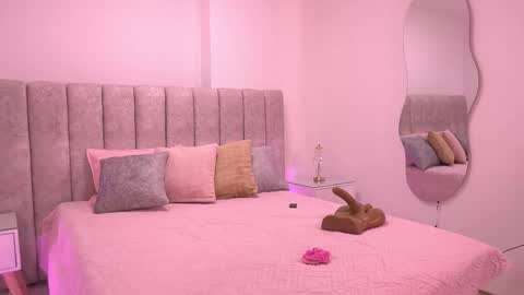 Snapshot of vvioleta_ chatting on 22, 11, 2025 Violeta online show from 22, 11, 2025