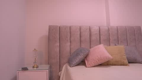 Snapshot of vvioleta_ chatting on 3, 12, 2025 Violeta online show from 3, 12, 2025