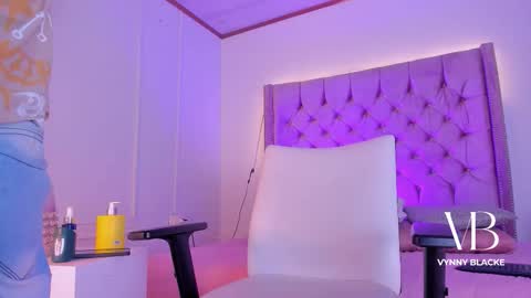 Snapshot of vynny_blacke_ chatting on 3, 11, 2025 Vynny Blacke online show from 3, 11, 2025