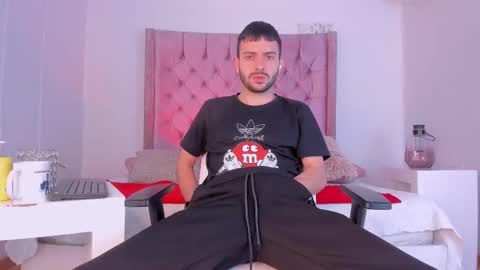 Snapshot of vynny_blacke_ chatting on 20, 11, 2025 Vynny Blacke online show from 20, 11, 2025