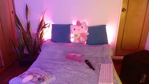 Snapshot of w_kittycat chatting on 13, 9, 2025 kitty SUPORT ME AND MY BABY SINGLE MOMY online show from 13, 9, 2025