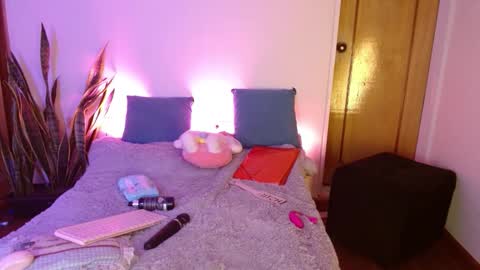 Snapshot of w_kittycat chatting on 23, 9, 2025 kitty SUPORT ME AND MY BABY SINGLE MOMY online show from 23, 9, 2025