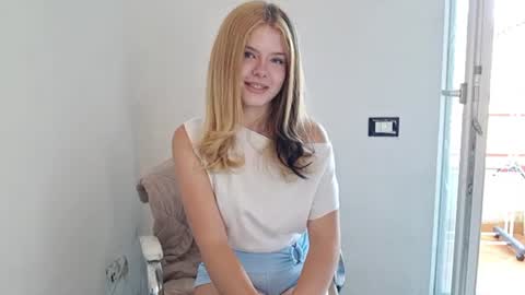 Snapshot of waftwarm chatting on 17, 6, 2026 Anna online show from 17, 6, 2026