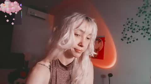 Snapshot of waifu_exe chatting on 10, 6, 2026 Waifu exe online show from 10, 6, 2026