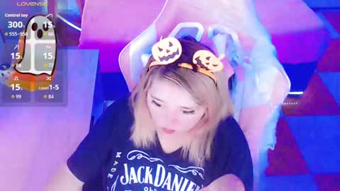 Snapshot of waifumochi_chan chatting on 9, 10, 2025 online show from 9, 10, 2025