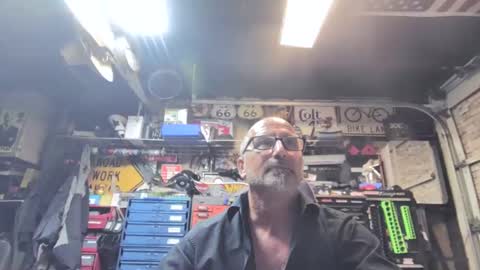 wakesblowinclouds online show from 21, 9, 2025