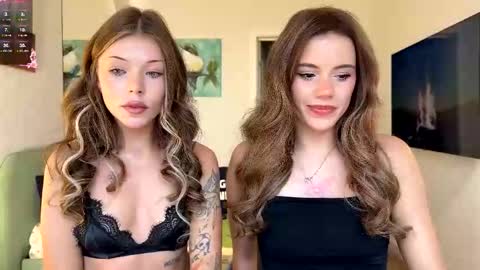 Mia online show from 19, 10, 2025