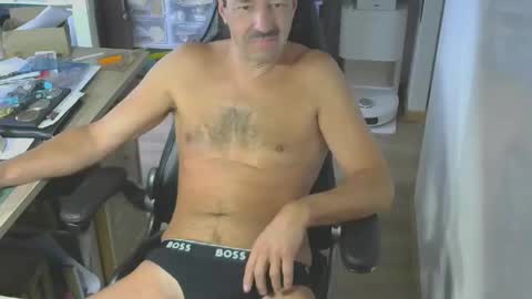 Snapshot of waldo72 chatting on 27, 10, 2025 Waldo online show from 27, 10, 2025