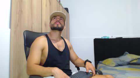 WALTER BROWN  online show from 8, 11, 2025